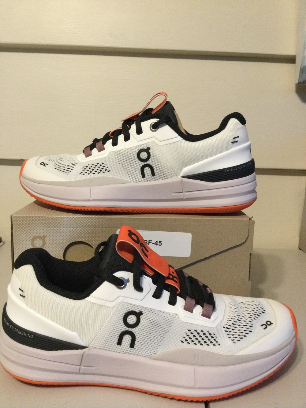 On Running Running The Roger Pro Clay women Shoes - White & Orange - Picture 4 of 8